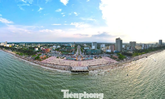 Cách nào phát triển du lịch Nghệ An thành ngành kinh tế mũi nhọn? 