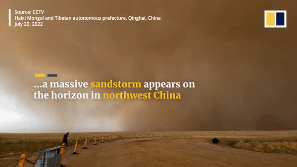 Hình ảnh trận bão cát cuộn lên từ phía chân trời ở tỉnh Thanh Hải, Trung Quốc, ngày 20/7