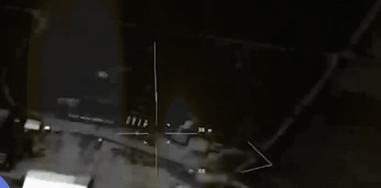 Video được Bộ Quốc phòng Nga công bố để khẳng định đã phá huỷ 2 hệ thống pháo HIMARS mà phương Tây tài trợ cho Ukraine Video được Bộ Quốc phòng Nga công bố để khẳng định đã phá huỷ 2 hệ thống pháo HIMARS mà phương Tây tài trợ cho Ukraine