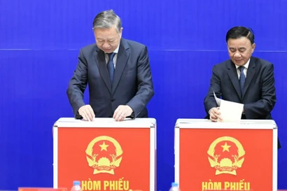 Tổng Bí thư Tô Lâm hoàn thành bỏ phiếu bầu cử
