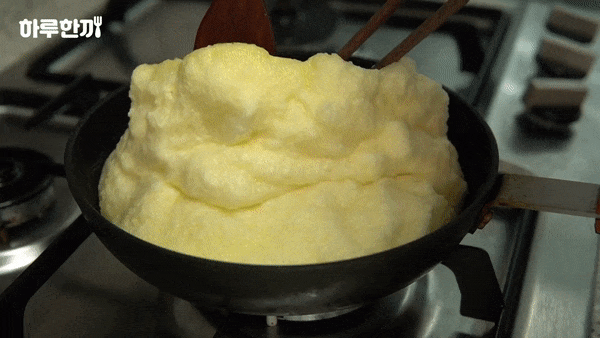 Sau cà phê Dalgona đến lượt trứng rán bọt biển gây “bão” ở Hàn Quốc ảnh 6