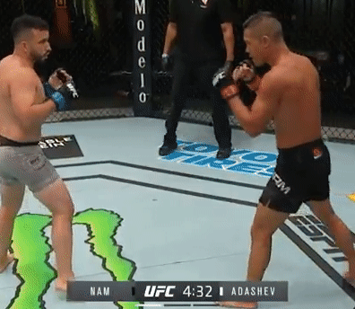 Võ sĩ gốc Việt đi 2 đường quyền hạ đối thủ sau 32 giây ảnh 1