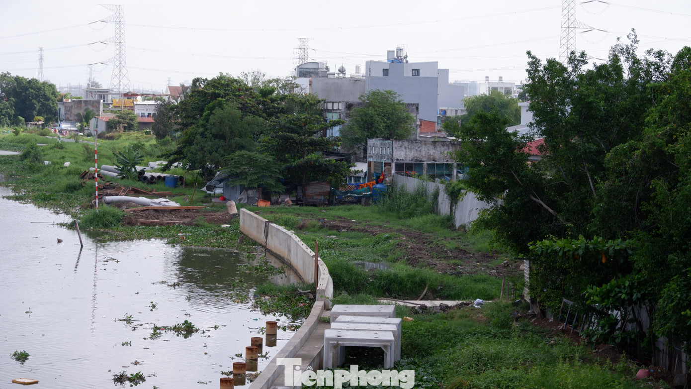 Một số đoạn vẫn còn khá ngổn ngang. tp-tham-luong-14.jpg