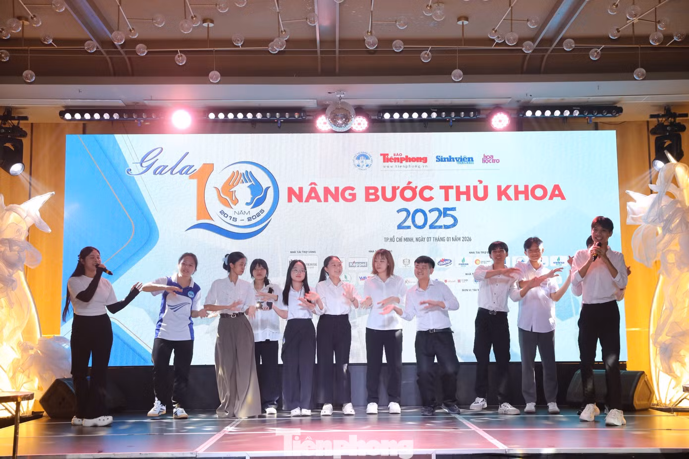 tp-van-nghe.jpg