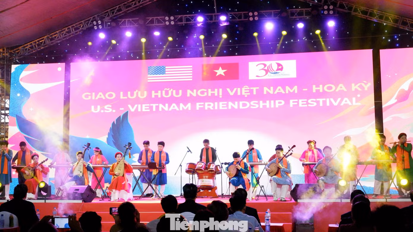 tp-giao-luu-1.jpg