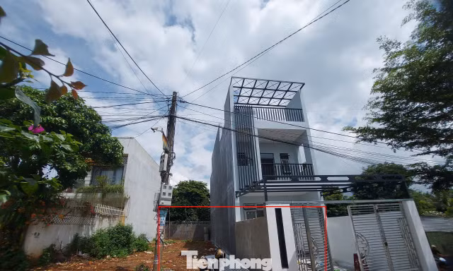  Xây nhầm nhà trên đất người khác, hoán đổi, rồi lại 'xây nhầm'