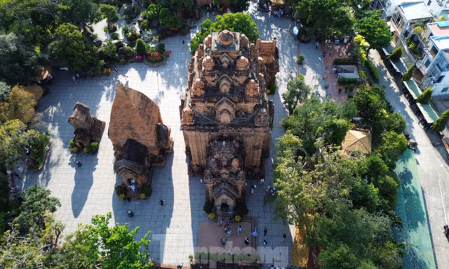 Tháp Bà Ponagar - dấu ấn nghìn năm văn hóa Chăm giữa lòng Nha Trang
