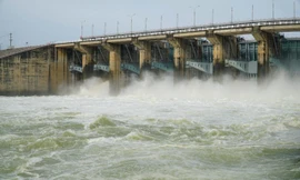 Thủy điện lớn nhất miền Nam tăng lưu lượng xả lũ về hạ du 