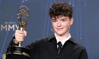 Sau “Biến Cố Tuổi Thành Niên” và giải Emmy, Owen Cooper đóng phim điện ảnh kinh điển