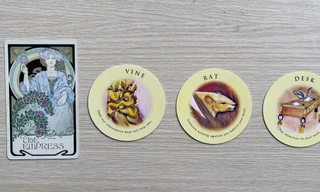 Tarot tuần này: Bảo Bình thuận lợi làm "dày ví", Thiên Bình tin vào trực giác