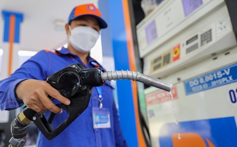Thủ tướng: Xử nghiêm cửa hàng xăng dầu găm hàng, dừng bán không có lý do