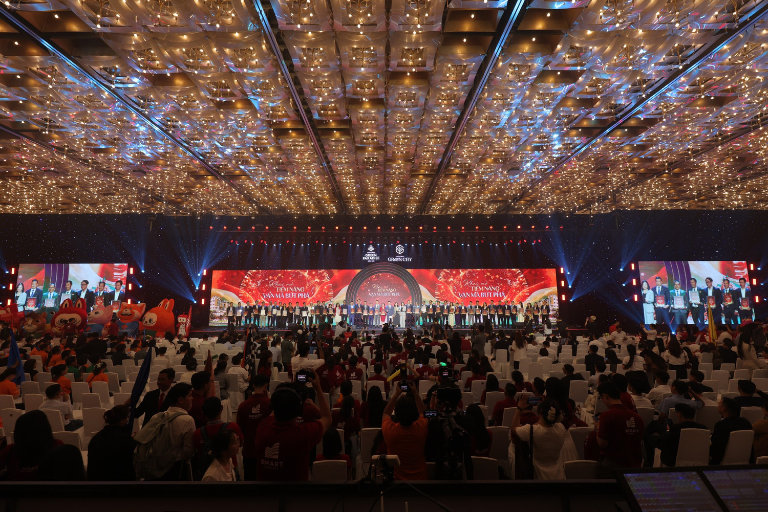 Hội quân Vinhomes 2026, AlphaReal thắng lớn