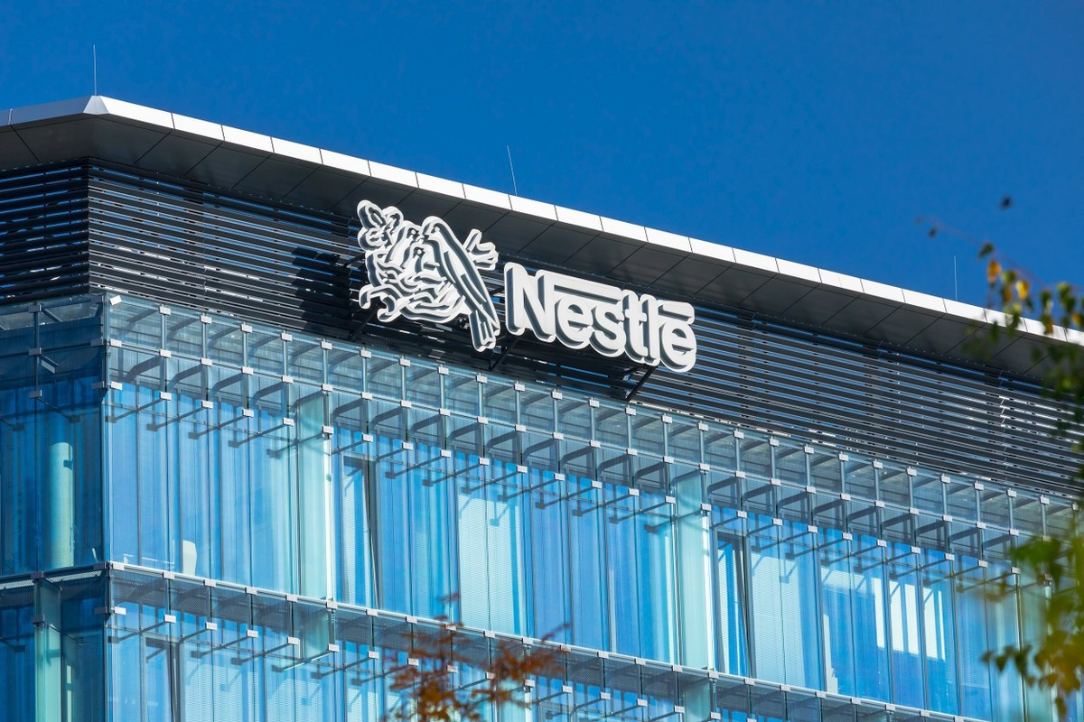 Thấy gì từ động thái chủ động và minh bạch của Nestlé