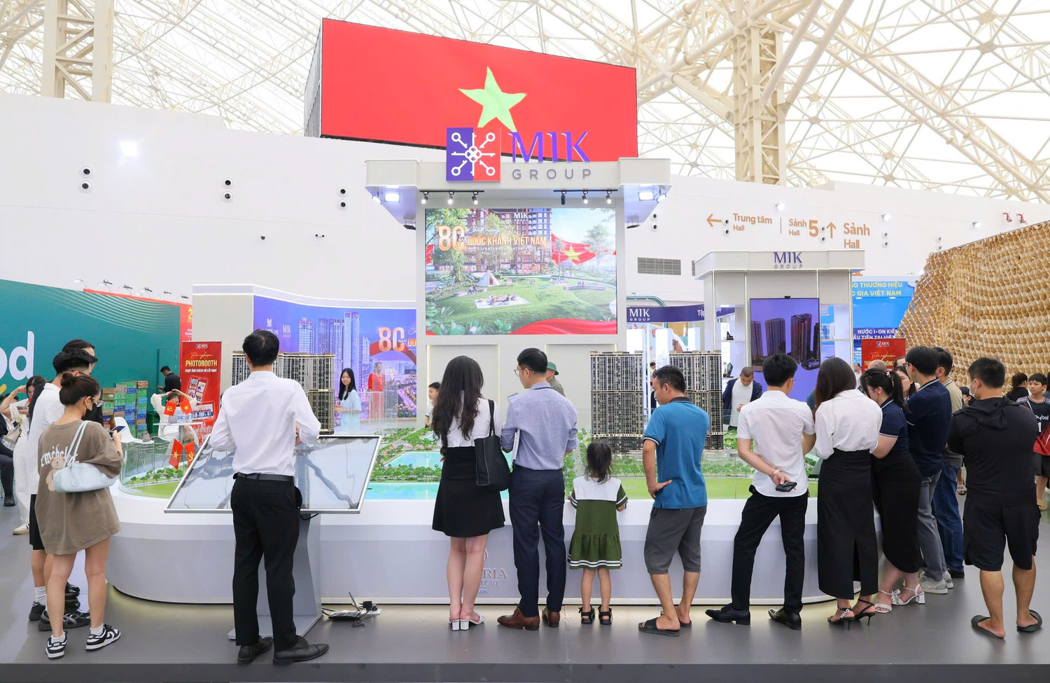 Hành trình khám phá MIK Group tại triển lãm Thành tựu Đất nước