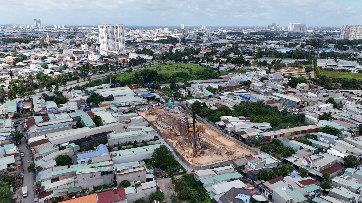 Fenica và câu chuyện 'đón sóng kép' từ hai tuyến hạ tầng chiến lược khu Đông Bắc