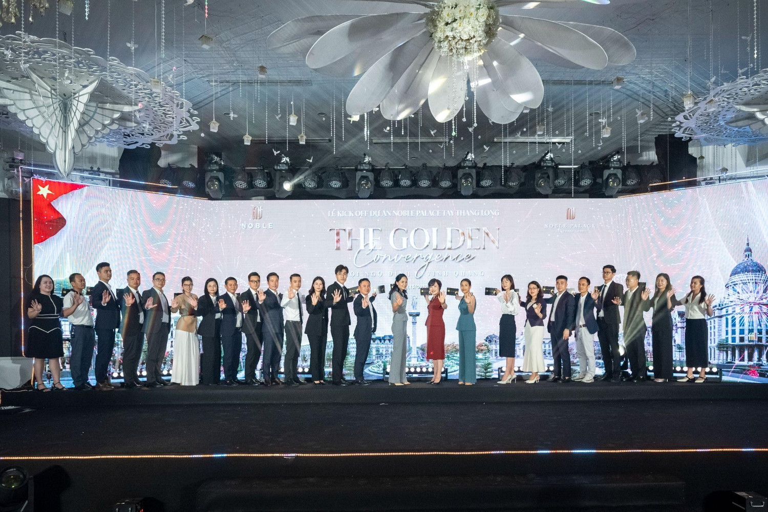 Gần 1.400 'chiến binh' ra quân tại lễ kick-off Noble Palace Tay Thang Long, bùng nổ khí thế chinh phục thị trường