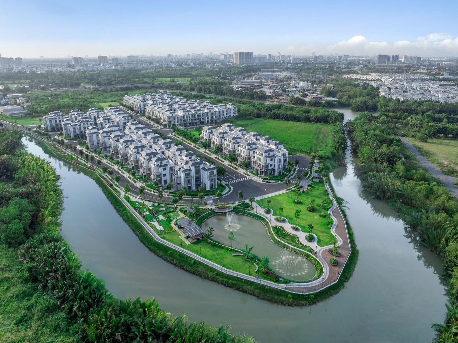 Khang Điền bàn giao sổ hồng cho cư dân Gladia by the Waters, động thổ phân khu cao tầng