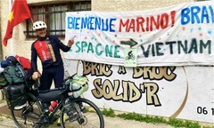 Lý do khiến ông Tây 54 tuổi bán tài sản, đạp xe hơn 22.000km đến Việt Nam