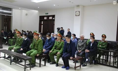 Phúc thẩm vụ Phúc Sơn: Cựu Chủ tịch UBND tỉnh Vĩnh Phúc Phùng Quang Hùng vắng mặt do bị đột quỵ