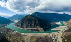 Trung Quốc xây thủy điện lớn nhất thế giới ở Himalaya