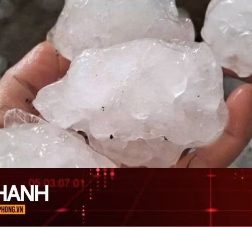 TIN NHANH: Mưa đá liên tiếp ở các địa phương có phải bất thường?