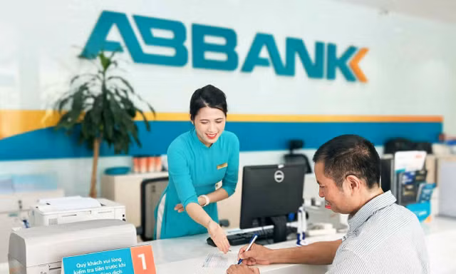 ABBANK tiếp sức khách hàng phục hồi sau bão