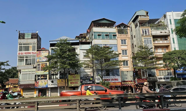 Thị trường nhà riêng lẻ Hà Nội: Quan tâm giảm, giá vẫn leo thang