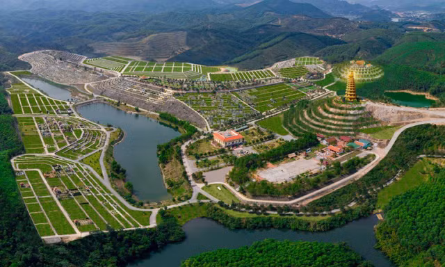 Sôi động thị trường nhà ... 'cõi âm'