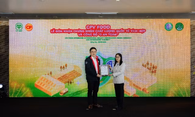 CPV Food đón nhận Chứng nhận Chất lượng quốc tế tích hợp và công bố chương trình '3 an toàn'