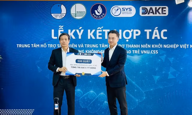 Trao 5 tỷ đồng Học bổng “Khởi nghiệp kinh tế số” cho Đại học Quốc gia Hà Nội