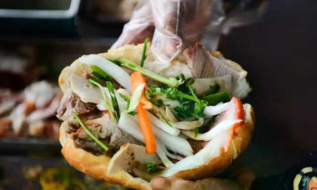 Món ăn Việt bất ngờ xuất hiện trong bom tấn 'Người Nhện'