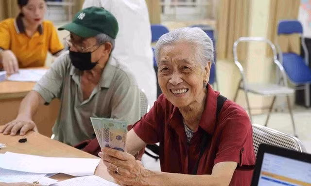 Tăng trợ cấp nghỉ hưu gấp 4 lần, ai được hưởng?