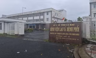 Nhiều bệnh viện công ở Cà Mau xin thêm ngân sách để trả lương nhân viên