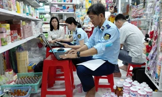 Thu giữ lượng lớn mỹ phẩm, kem trộn không rõ nguồn gốc