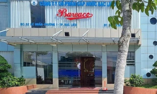 Hàng chục người bị 'sập bẫy' cấp nước sạch 