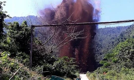 Huỷ nổ quả bom nặng hơn 1 tấn được phát hiện gần cầu Việt Trì