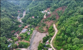 200 m3 đất đá vùi lấp quốc lộ 43 qua Sơn La, hơn 1.000 hộ dân bị chia cắt