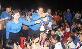 Thắp sáng ước mơ cho thiếu nhi vùng cao Sơn La