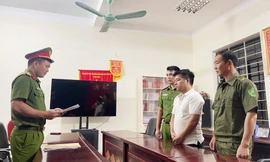 Cựu cán bộ ngân hàng lừa tiền tỷ của nhiều người dân