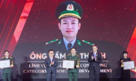 Người lính truyền lửa xóa đói giảm nghèo nơi biên cương