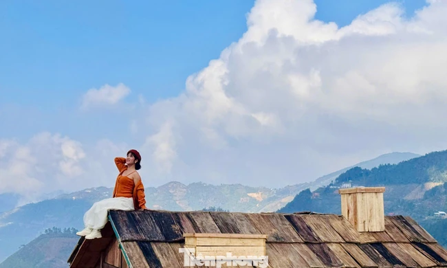 'Mái nhà chênh vênh' ở Tà Xùa thành điểm check-in độc nhất vô nhị 