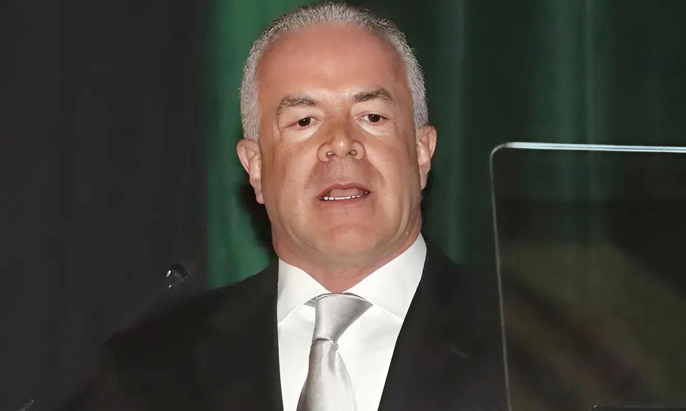 Phong tỏa tài khoản của ông chủ Hoa hậu Hoàn vũ