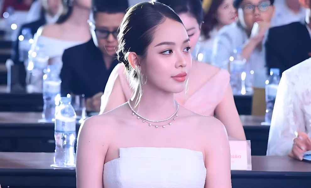 Sắc vóc Hoa hậu Thanh Thủy