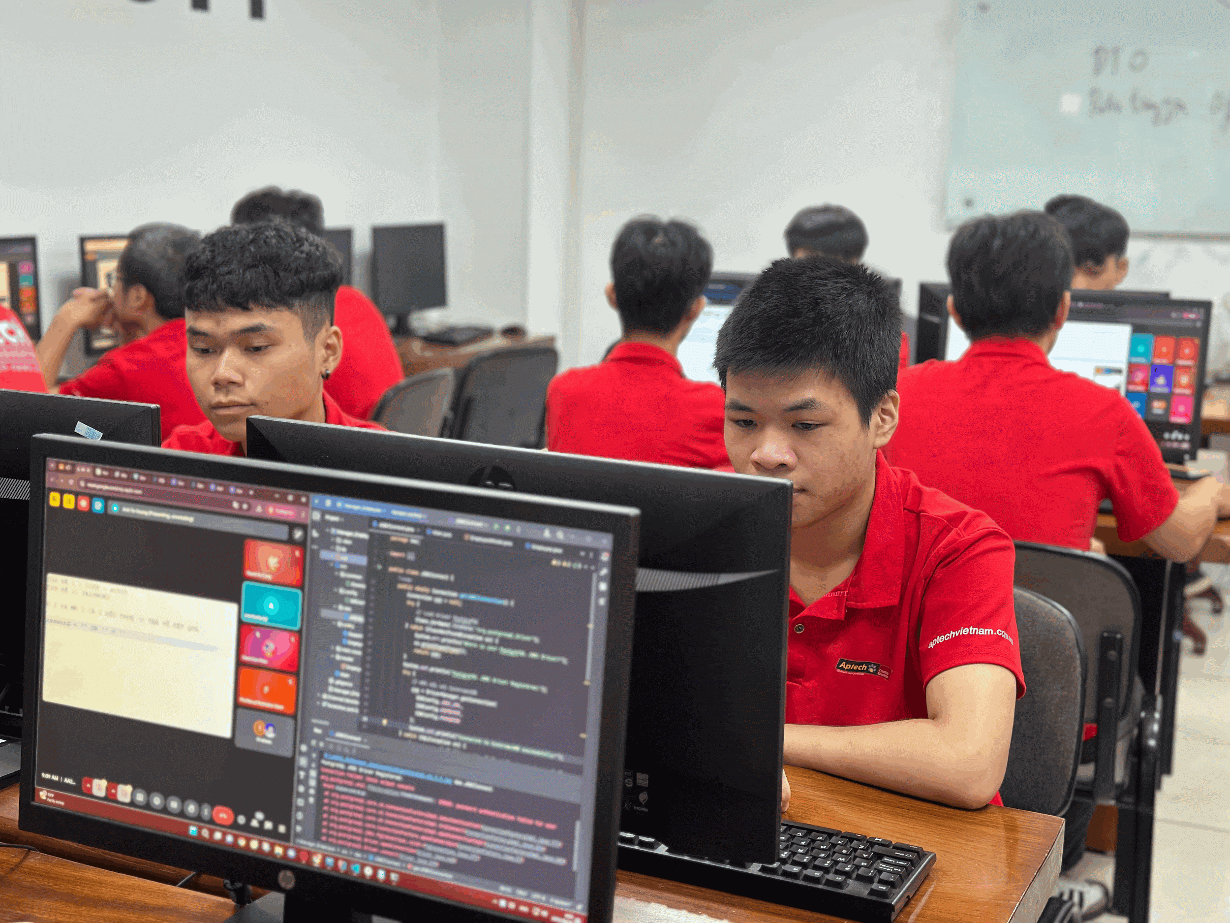 Kelas bahasa pemrograman C untuk mahasiswa Aptech di 19 Le Thanh Nghi dan 285 Doi Can image001.gif