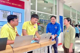 Tuổi trẻ TP.HCM ra quân hỗ trợ người dân sử dụng dịch vụ công trực tuyến