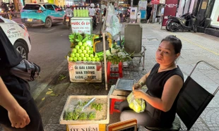 Ớt ra vỉa hè, giá cao ngất