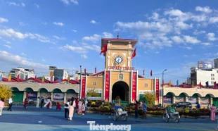 TPHCM ngày cuối nghỉ Tết: ‘Sống chậm’ giữa lòng thành phố