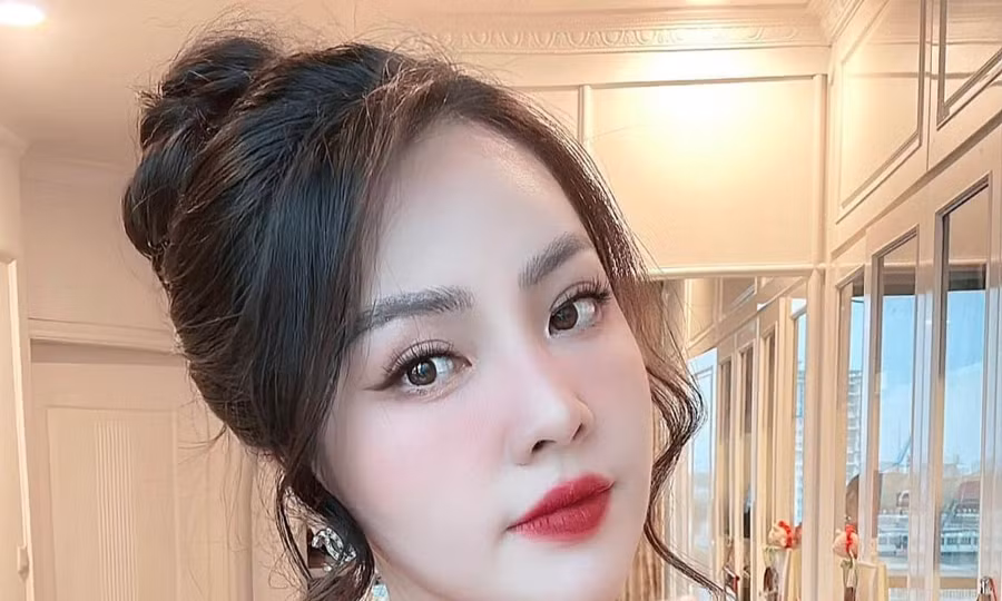 Á hậu Thụy Vân ngừng dẫn Chuyển động 24h