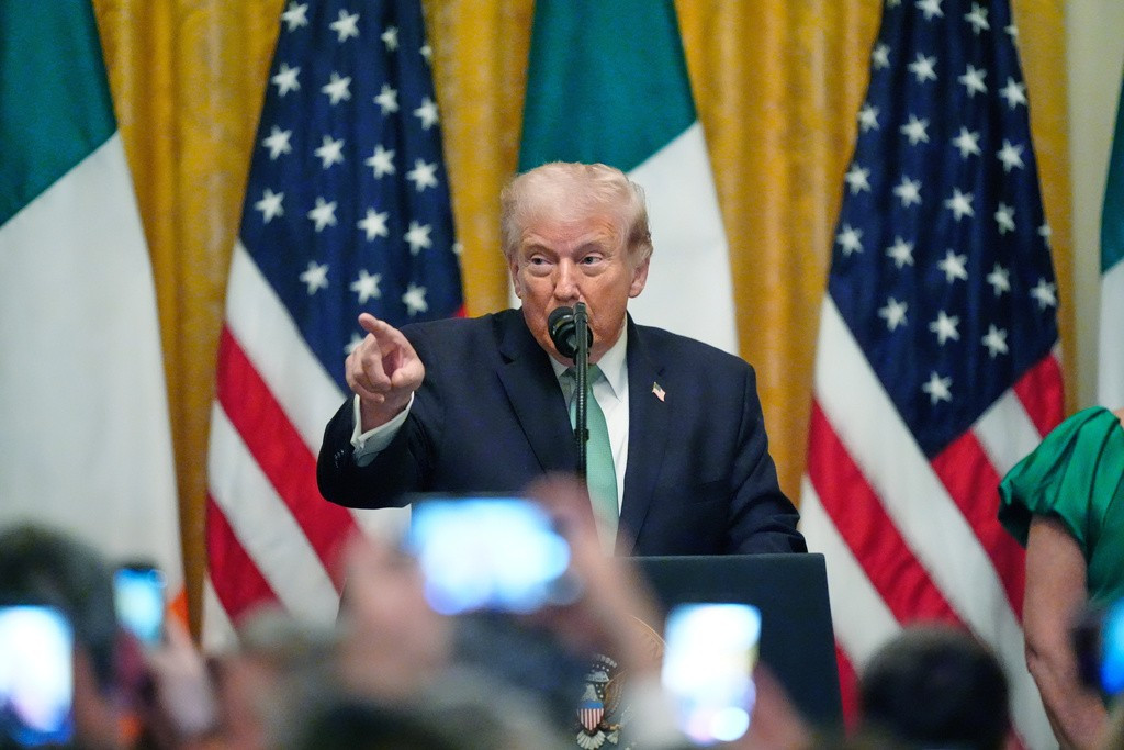 Tổng thống Mỹ Trump chê NATO chỉ là 'hổ giấy' | Báo điện tử Tiền Phong