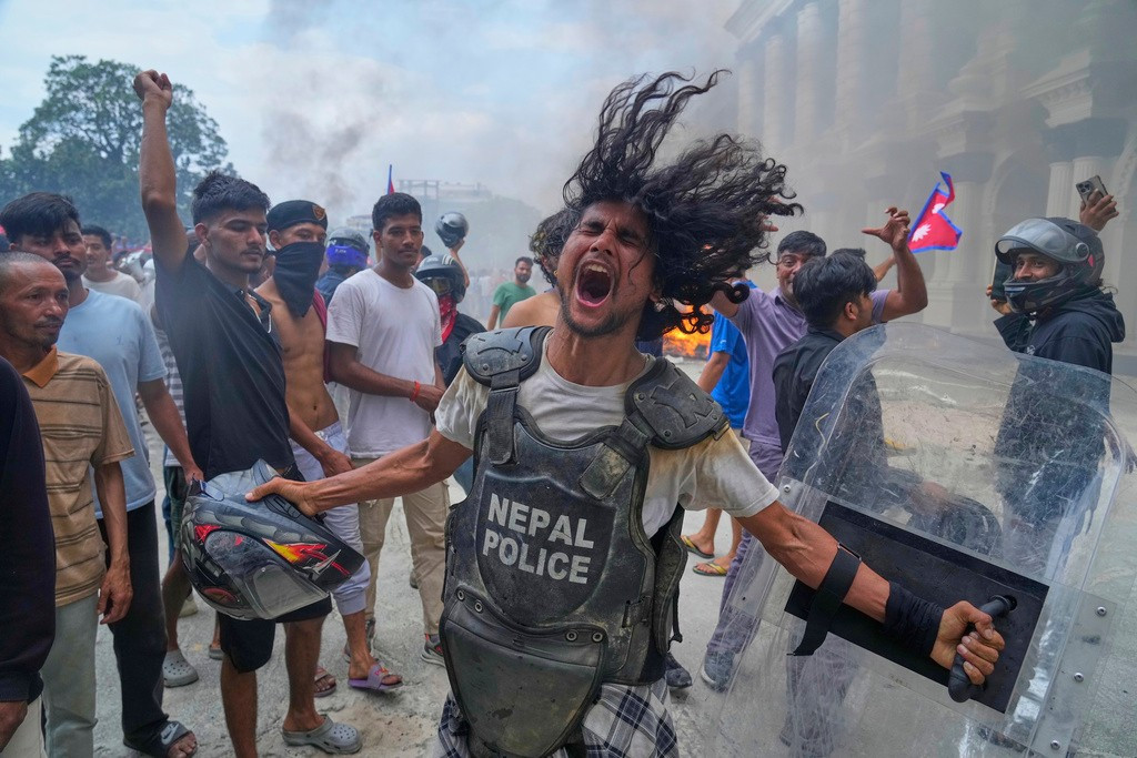 Quân đội Nepal đối thoại để xoa dịu cơn thịnh nộ của người biểu tình | Báo điện tử Tiền Phong